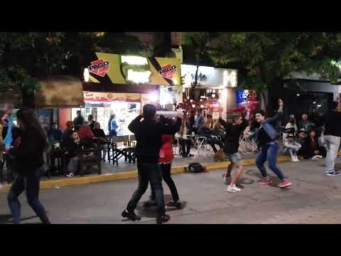 Luis Maldonado la falda ..argentina. Córdoba. la falda .Avenida Edén .200 metros de bailarines .
