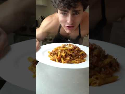 Wie man Pasta Bolognese macht