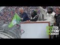 DW’s flagstand ‘boogity boogity boogity’