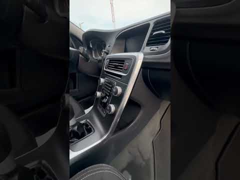 фото volvo v60 i рестайлинг 0