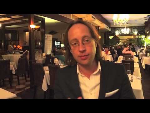 Pinceáron Borvacsora Iványi Zsófival a Hemingway étteremben!