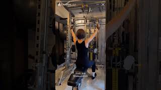 モデル TikToker 羽柴なつみ (@na0912mi) ジム トレーニング動画 #shorts