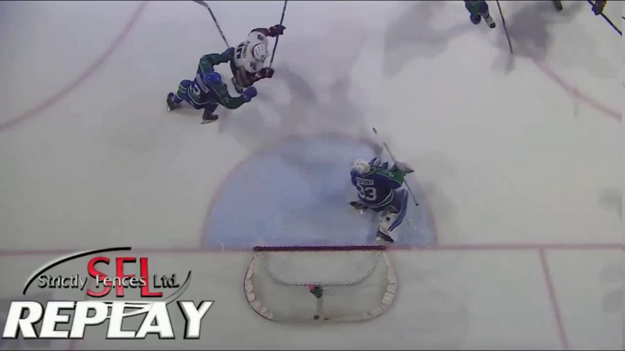 Vidéo: Josh Brook est un DÉFENSEUR OFFENSIF DANS LE SANG..