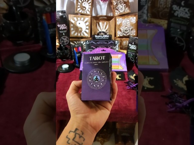 Vídeo relacionado con ARCANIA - Tarot fácil para Principiantes con Instrucciones para Aprender de Manera Sencilla y Rápida. Contiene Palabras Clave, Zodiaco, Planetas y 4 Elementos. Incluye Guía Digital Descargable