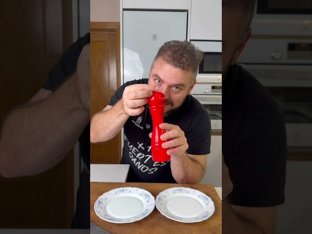 Vídeo relacionado con Mini Molinillo Pimienta, Núcleo de Cerámica Grosor Ajustable, Molinillo de Sal y Pimienta Pimentero Molino de Especias 2-pack [Sin contenido de especias]