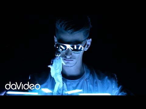 VUK MOB & MARKO MORENO FEAT. MC STOJAN - ONA DRZI LOVU (OFFICIAL VIDEO)