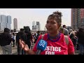 Demonstratie rondom Erasmusbrug tegen racisme