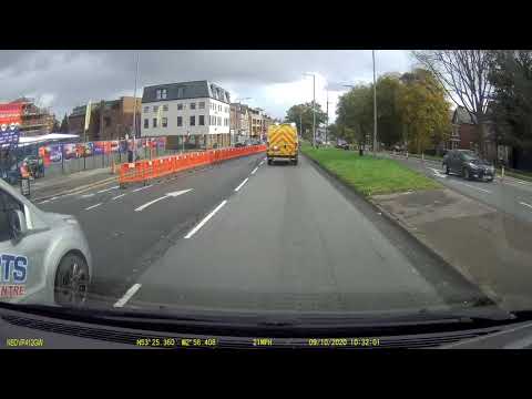 WU14 XYJ Law Exports Truck Centre nob head  cutting me up.