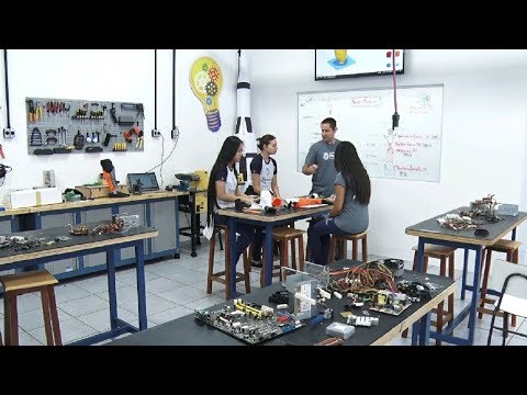 Estudantes desenvolvem próteses em impressora 3D