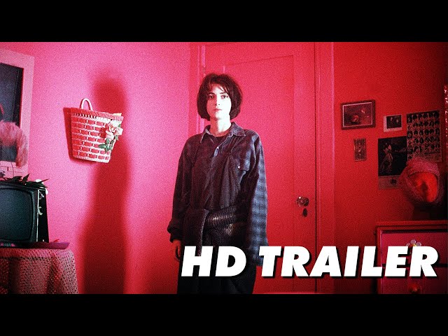 Vídeo relacionado con Aqui Te Pillo Aqui Te Mato / Welcome Home, Roxy Carmichael (1990) [ Origen Australiano, Ningun Idioma Espanol ] (Blu-Ray)