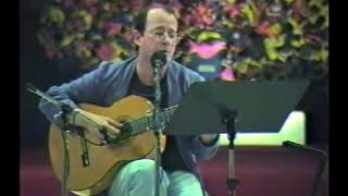 Silvio Rodríguez Desnuda y con sombrilla