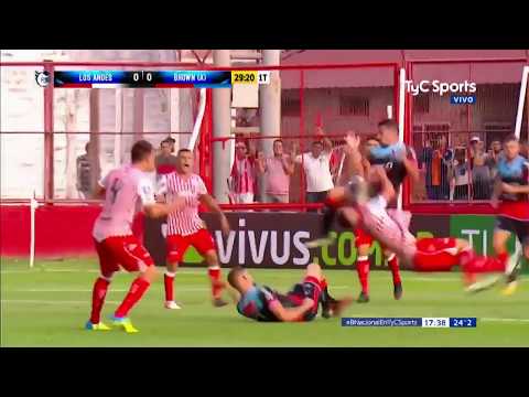 brutal patada en fútbol argentino casi provoca una tragedia