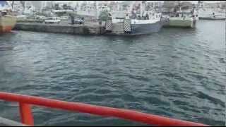 preview picture of video 'Buque arrastrero BEAGLE FI  partiendo del puerto de Vigo 2012'