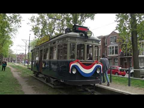 Historische Trams in Den Haag tijdens Koningsdag 2022