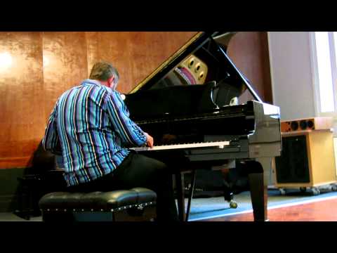 Tim Richards plays 'Summertime' - solo piano 2012