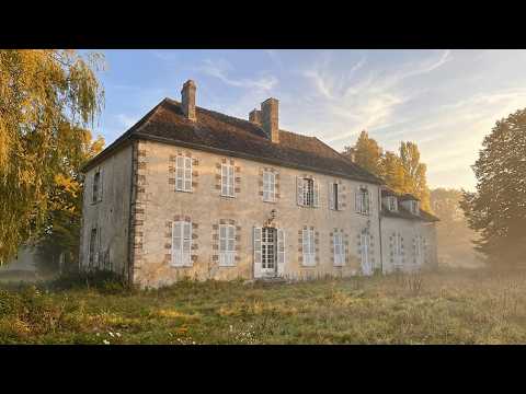 Found Millions in Antiques Left Inside This Abandoned Mansion!