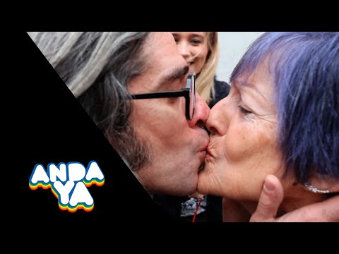 Cristina y Boscá y Mario Vaquerizo la lían en la calle con el reto semanal | LOS40 | ANDA YA