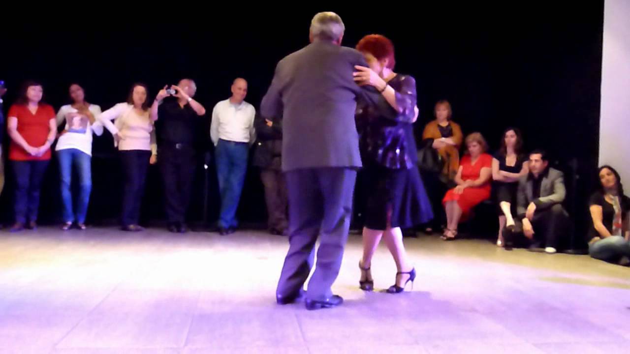 3- La Milonga del Patio presenta a Martha Anton y Manolo "El Gallego" Salvador- Ella es Así