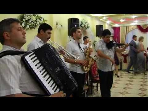 Lautarii din Chisinau la nunta in Voloca