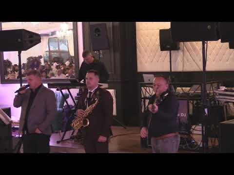 Formatia Policrom - Într-un sat lâng-o fântană