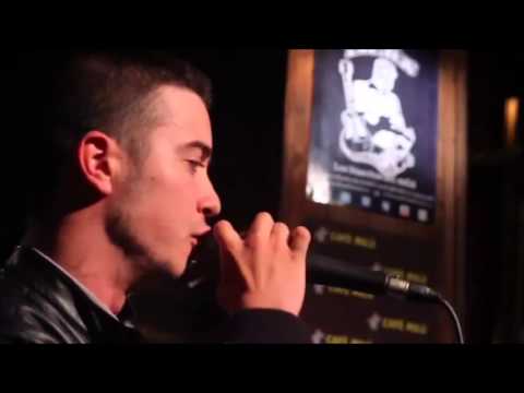 Los Chicos de la Lluvia - Me queda toda vs. I need a dollar (Acustico) [Directo]