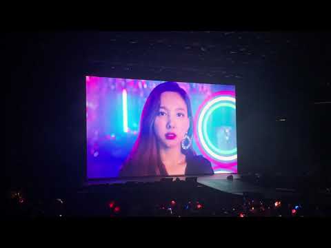 [FANCAM] 072119 TWICE 2019 WORLD TOUR - INTRO + STUCK IN MY HEAD ‘TWICELIGHTS’ At Newark