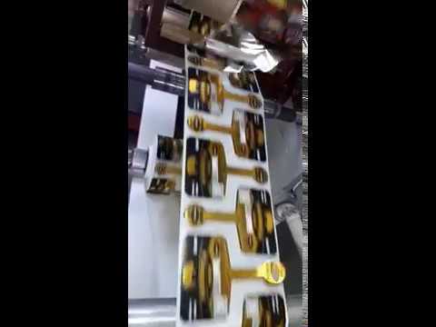 IMPRIMIENDO ETIQUETAS ADHESIVAS