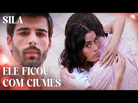 Sila abraçou o Emre na frente do Boran!  - Sila | Cenas Legendárias