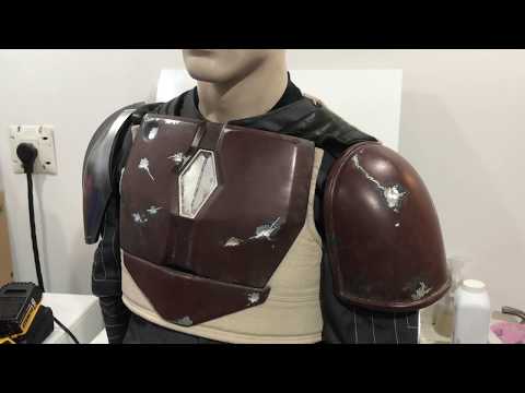 The Mandalorian: how to attach shoulder armor