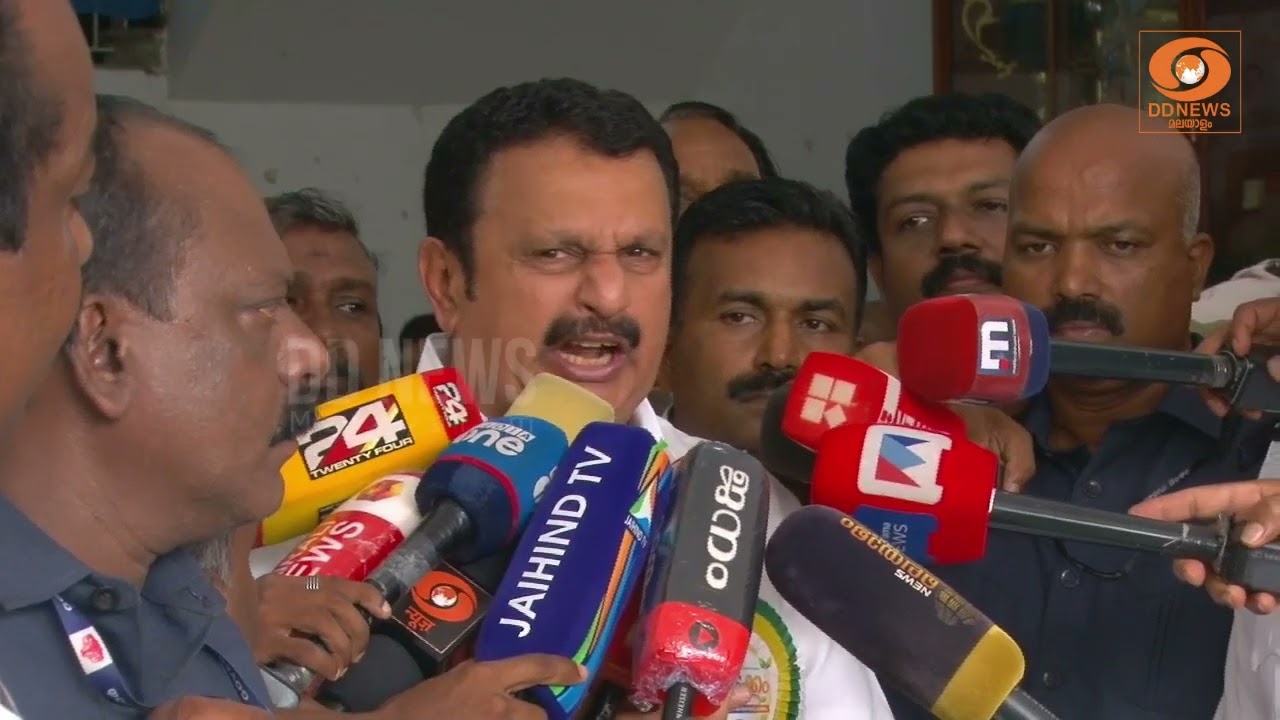 "ഒരു ക്ഷേത്ര സ്വത്തും അപഹരിക്കാൻ  പാടില്ല.. പത്മനാഭ സ?