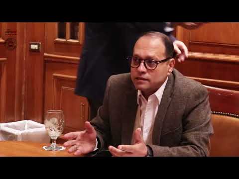 ما يتعلمه الطلاب في حملات المرور تهدمه بعض «ممارسات الأسرة» على الطريق.. بالفيديو| عاجل 