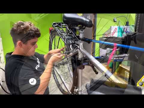 Herzlich willkommen in der Velowerkstatt der Stiftung azb