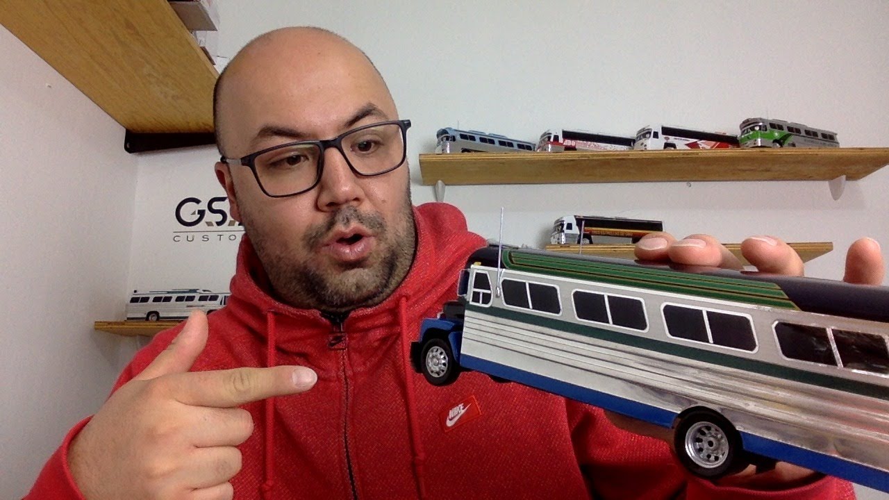 Autobuses a escala 1/43 llenos de recuerdos