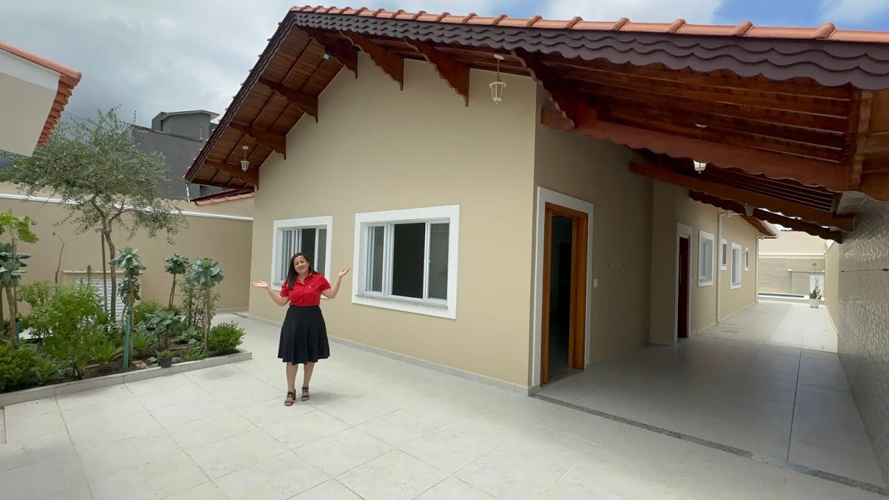 A casa 🏠 mais charmosa 😍 do bairro 📌 4 suítes 🛏️ a 200mts do mar 🏝️🌊