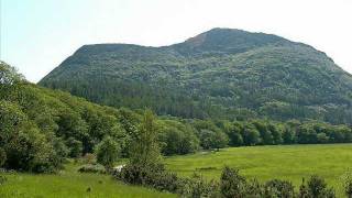 preview picture of video 'Footpath across the face of Torc Mountain in Killarney National Park, Ireland.wmv'