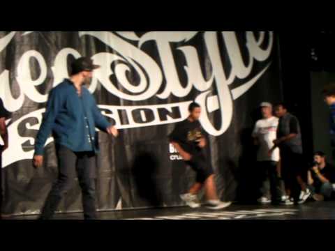 Free Style Session 2011  TOP8 Renegades vs X-MOB