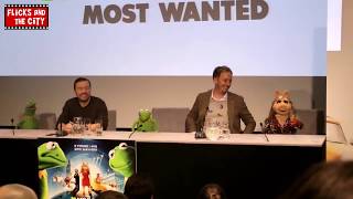 Muppets Most Wanted Interviews - Ricky Gervais, Kermit, Miss Piggy, Constanstine