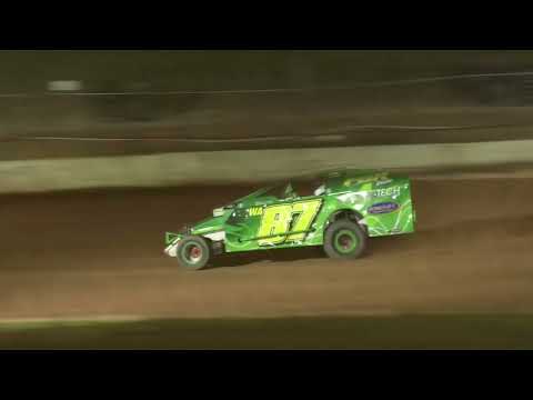 V8 Dirt Modifieds Feature