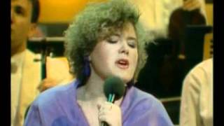 Phil Coulter feat. Maura O'Connell - The Water Is Wide