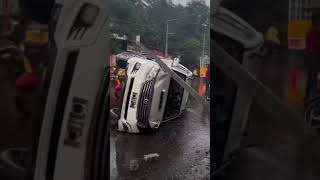 Download lagu Kebalik deh... #Shorts #shortsvideo #funny #car #crash #viral #fyp mp3