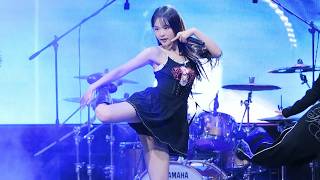 Download lagu WOOAH (우아) 나나 'Rollercoaster' 직캠 @ 서울신학대 축제 | 261027 | 4K60p mp3