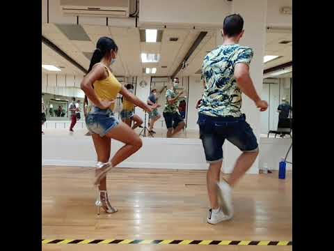 SALSA SHINES BASI Y DEISY