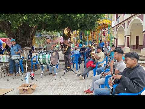 Banda filarmónica de Santo Domingo Latani, Choapam, Oaxaca.