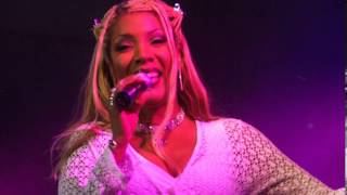 Melanie Thornton - Walk on by (Live @ Donauinselfest 2001, Vienna, Austria, June 22nd, 2001)