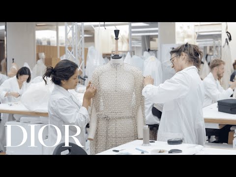 A produção do desfile de alta costura outono-inverno 2023-2024 da Dior