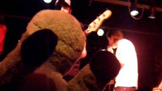 Proputo se vuelve loco con los Lala Love You. &quot;Mi chica se ha ido a Katmandu&quot;.