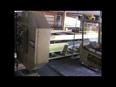 Hurdle Grade Band Resaw running at Stoltzfus Forest Products