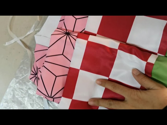 Vídeo relacionado con YYDSXK Cosplay Nezuko Tanjirou, Disfraz de Nezuko Tanjirou Kochou Shinobu Kanroji Mitsuri, Conjunto de Capa Kimono, Regalo para Niños Adulto para Halloween Carnaval