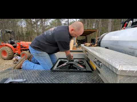 demco recon 5th wheel hitch with recessed ball install. rv transport