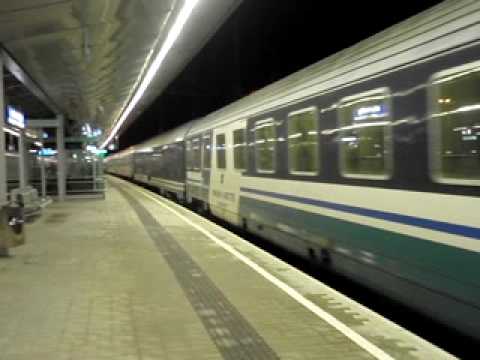 ÖBB / FS EuroNight 235 Allegro Tosca Vienna-Roma(Milano) at Wien Meidling